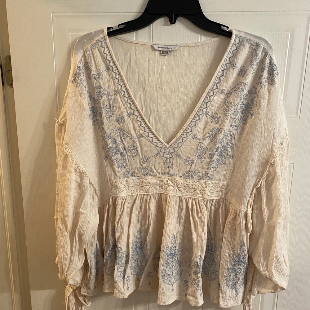 American Eagle peasant top NWOT